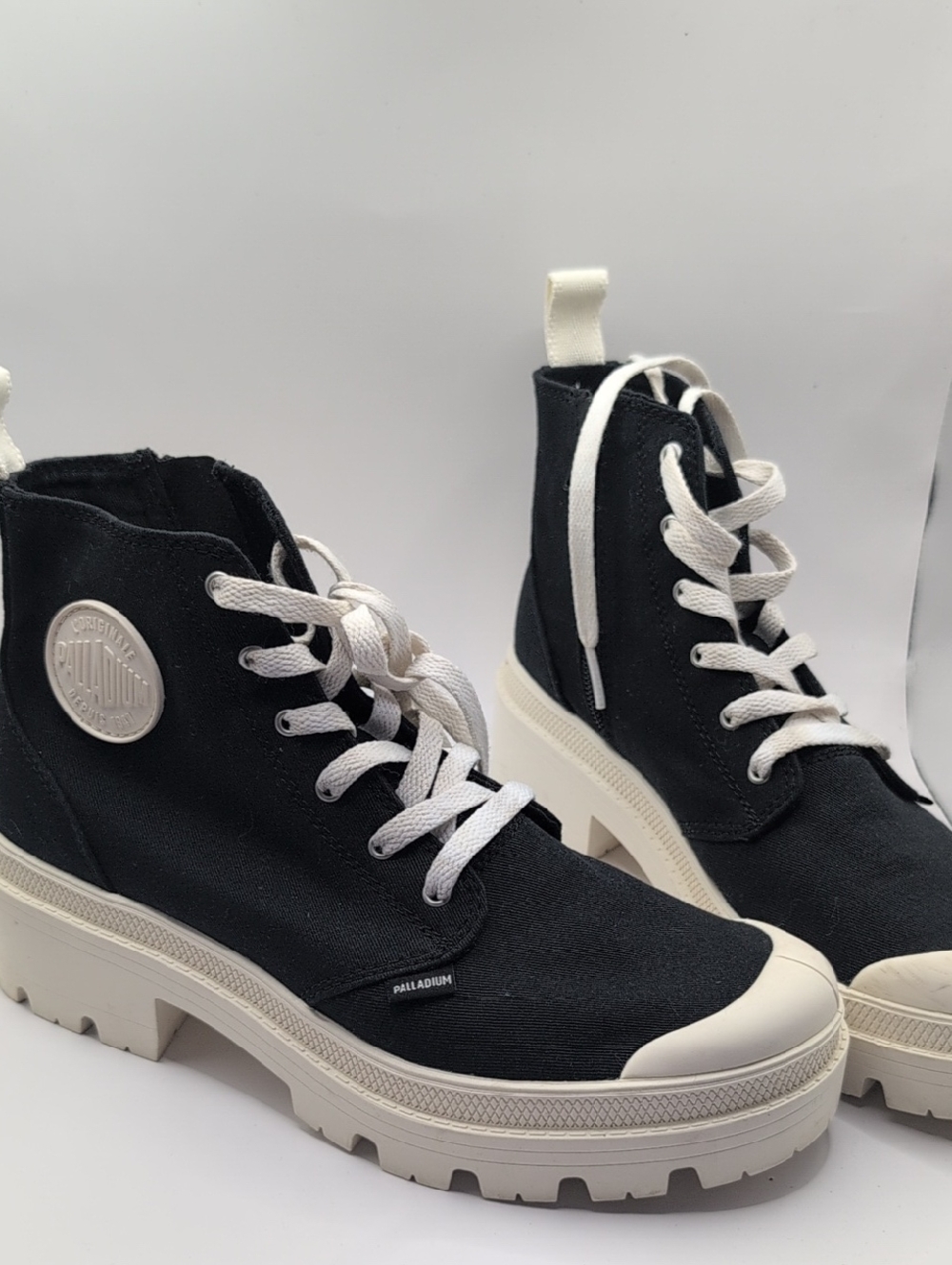 Palladium Pallabase Twill Leather SneakerBoots black /White 96907-030-m Size 7.5